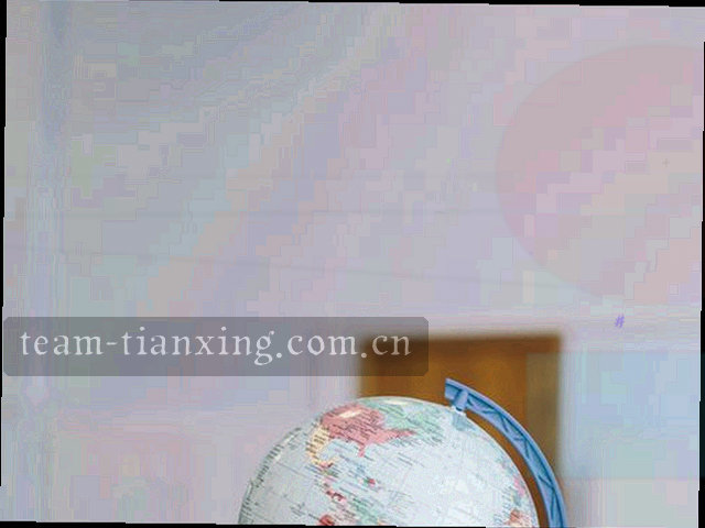 体育场记分牌局部，数字模糊但结构清晰